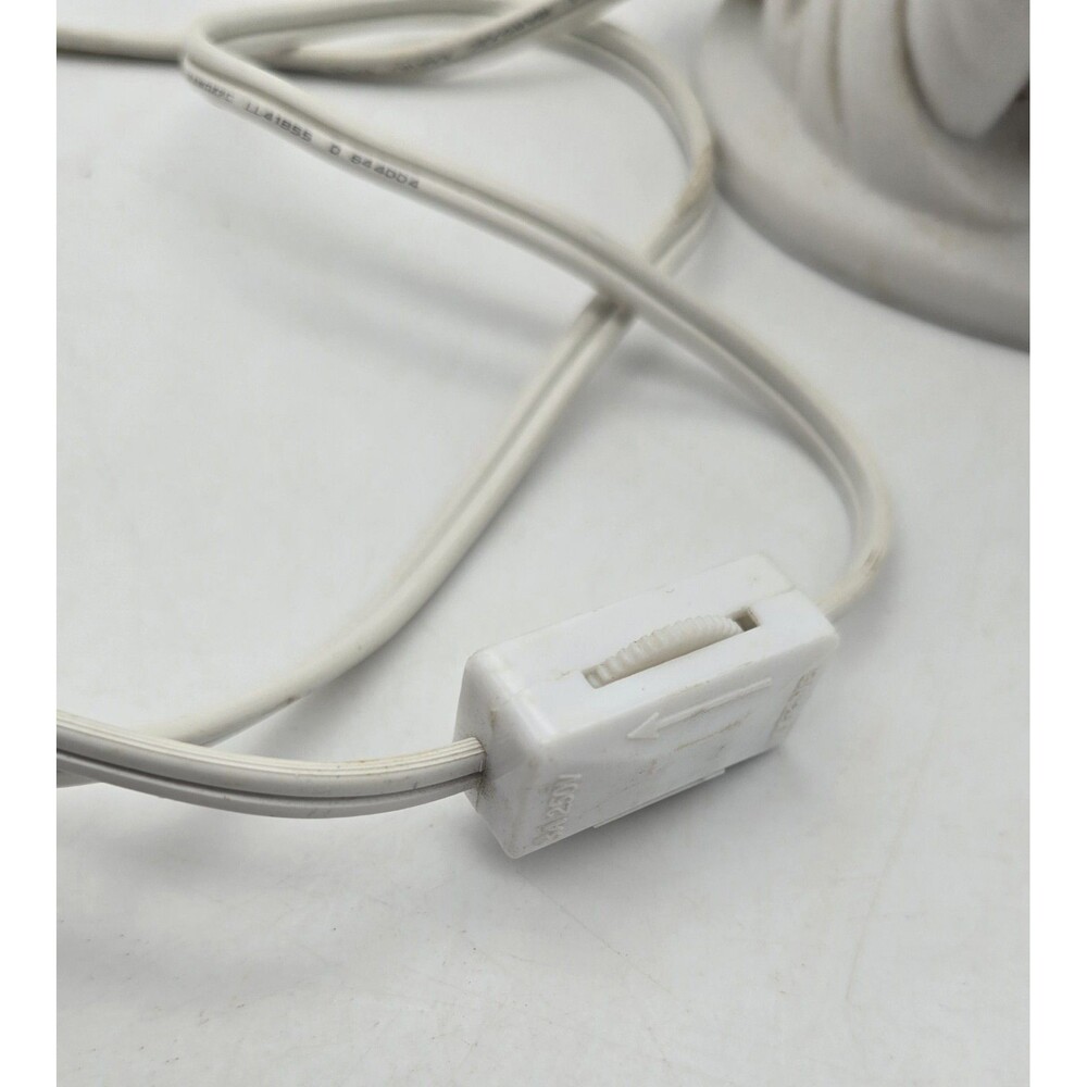 Vintage Madonna Mary Holding Flower Porcelain Lighted Nightlight  - Works - Picture 7 of 12